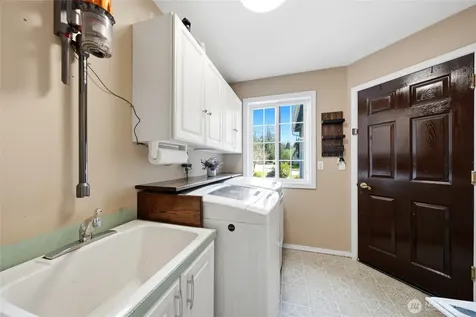 609 108th Place SE Everett WA 98208
