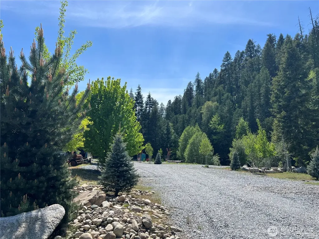 2843 Deep Lake South Shore Road Colville WA 99114