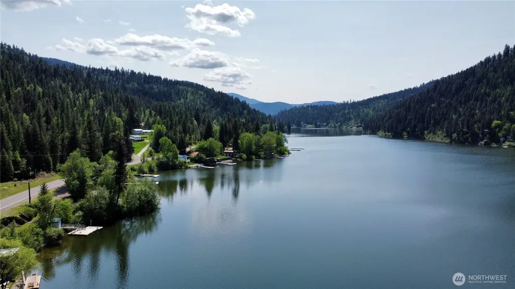 2843 Deep Lake South Shore Road Colville WA 99114