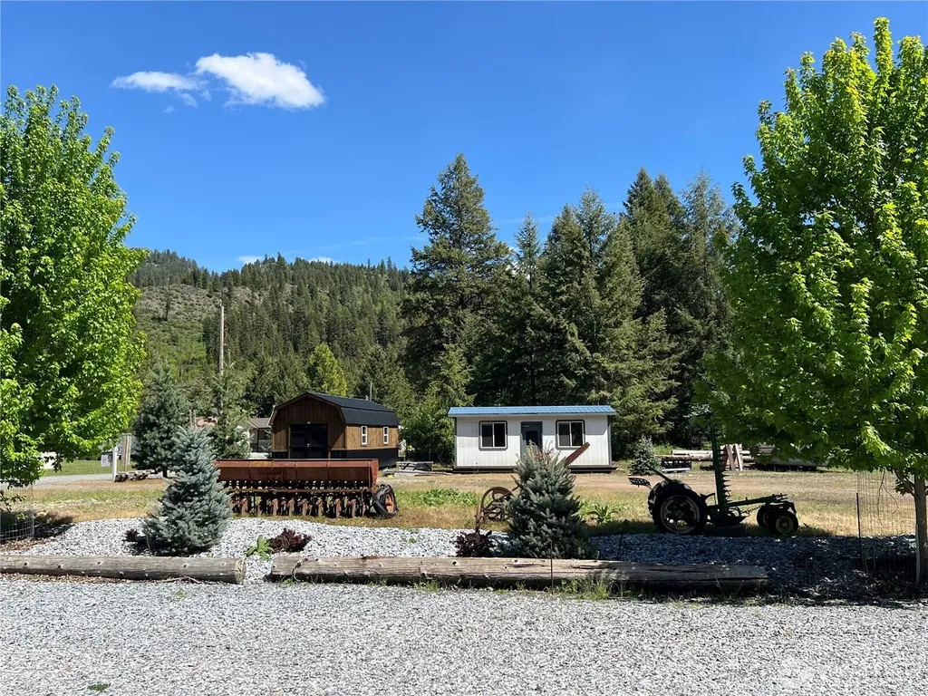 2843 Deep Lake South Shore Road Colville WA 99114