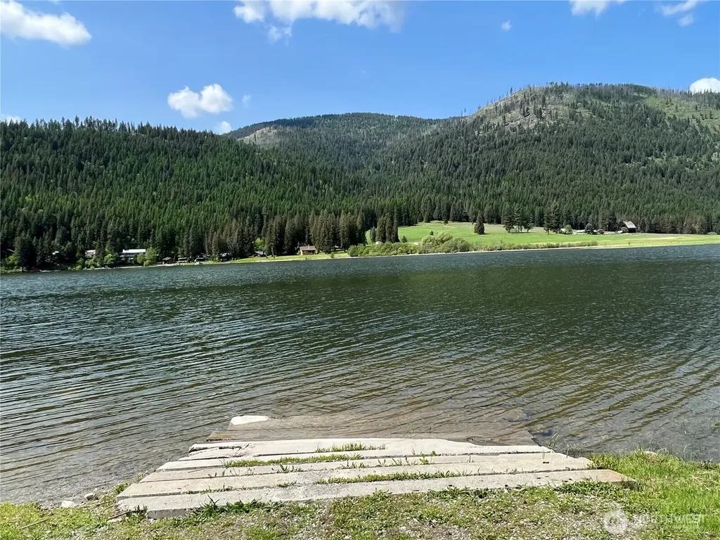 2843 Deep Lake South Shore Road Colville WA 99114