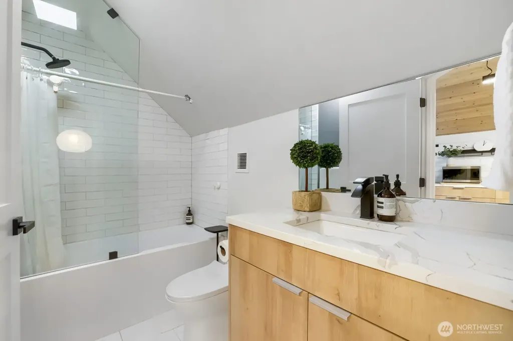 1608 N 50th Street Seattle WA 98103