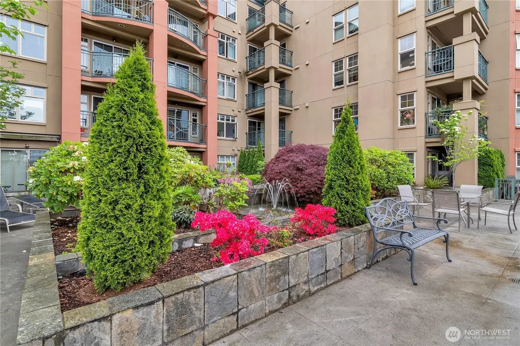 123 Queen Anne N Seattle WA 98109