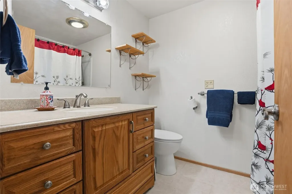3858 Quiet Drive NW Bremerton WA 98312