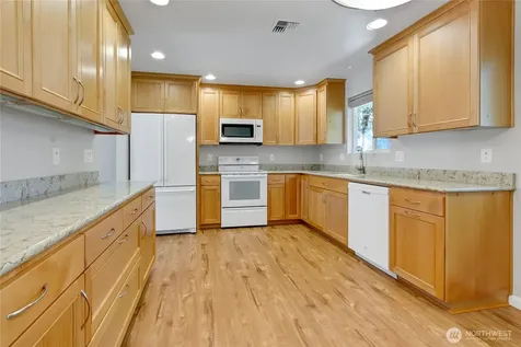 32226 39th Avenue S Federal Way WA 98001
