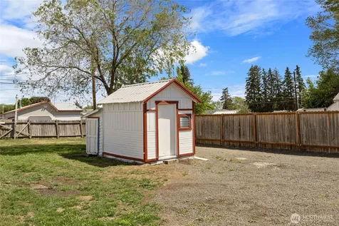 208 N Spokane Street Kittitas WA 98934