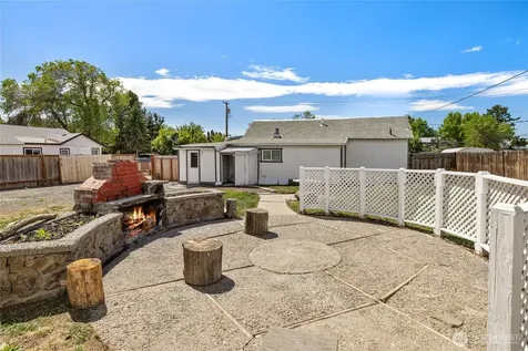 208 N Spokane Street Kittitas WA 98934