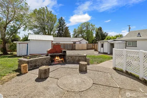 208 N Spokane Street Kittitas WA 98934