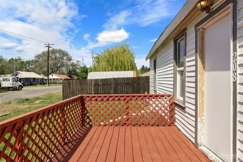 208 N Spokane Street Kittitas WA 98934
