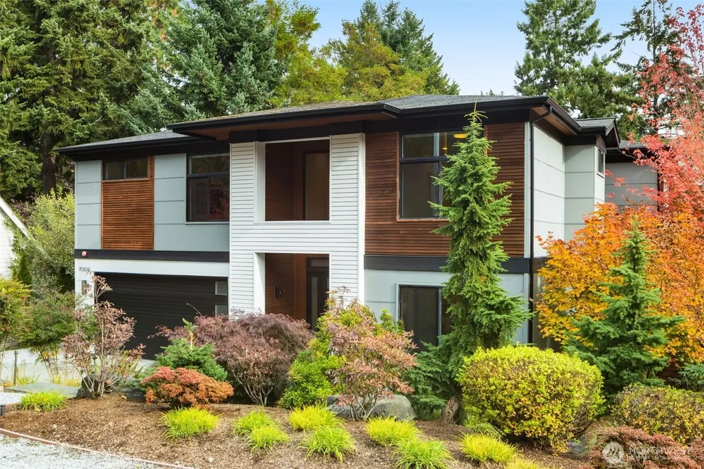 7002 93rd Avenue SE Mercer Island WA 98040