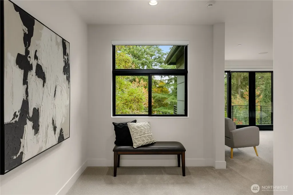7002 93rd Avenue SE Mercer Island WA 98040