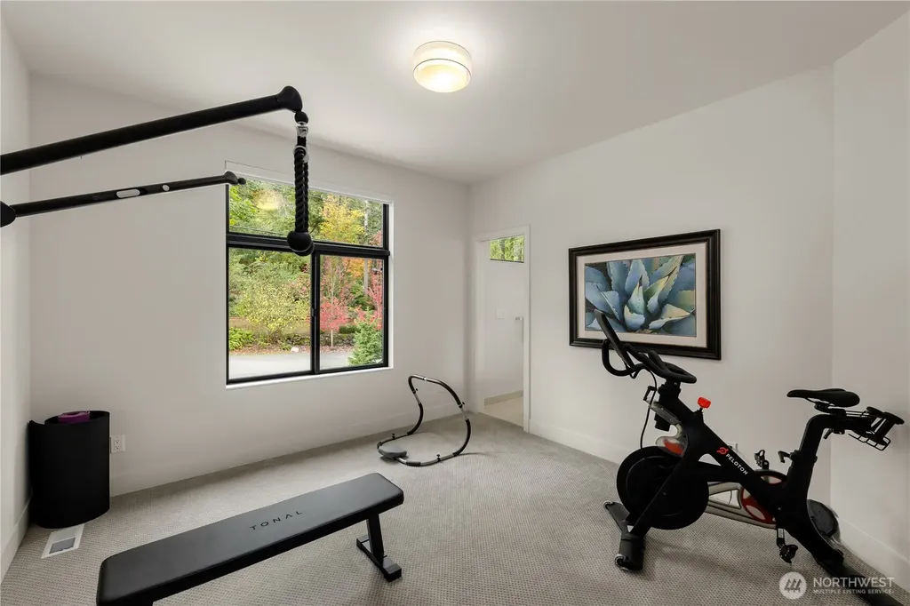 7002 93rd Avenue SE Mercer Island WA 98040