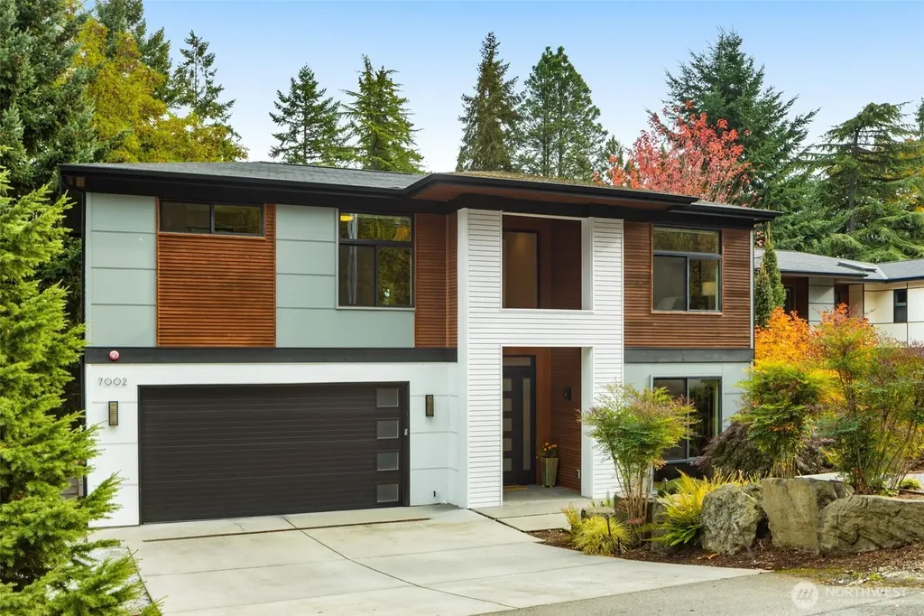 7002 93rd Avenue SE Mercer Island WA 98040