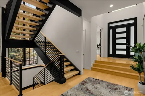 7002 93rd Avenue SE Mercer Island WA 98040