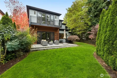 7002 93rd Avenue SE Mercer Island WA 98040