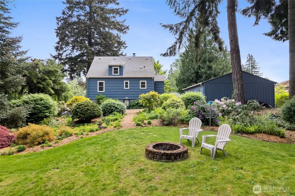 9726 F Street E Tacoma WA 98445