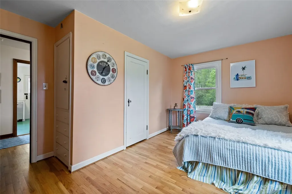 9726 F Street E Tacoma WA 98445
