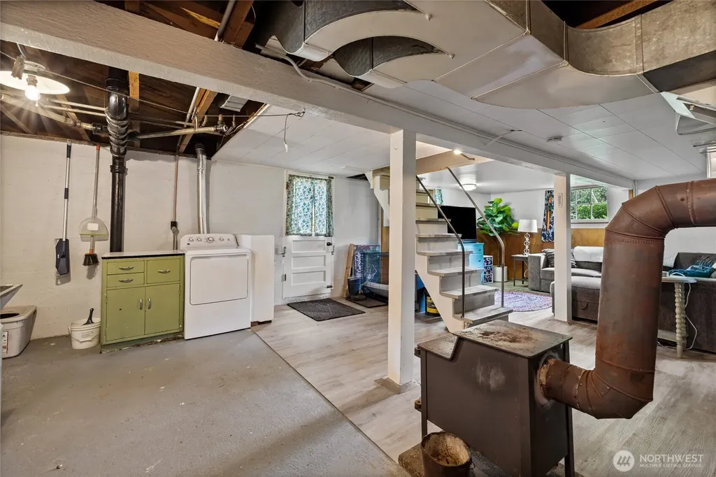 9726 F Street E Tacoma WA 98445