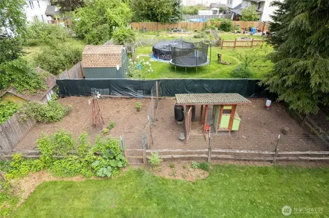 9726 F Street E Tacoma WA 98445