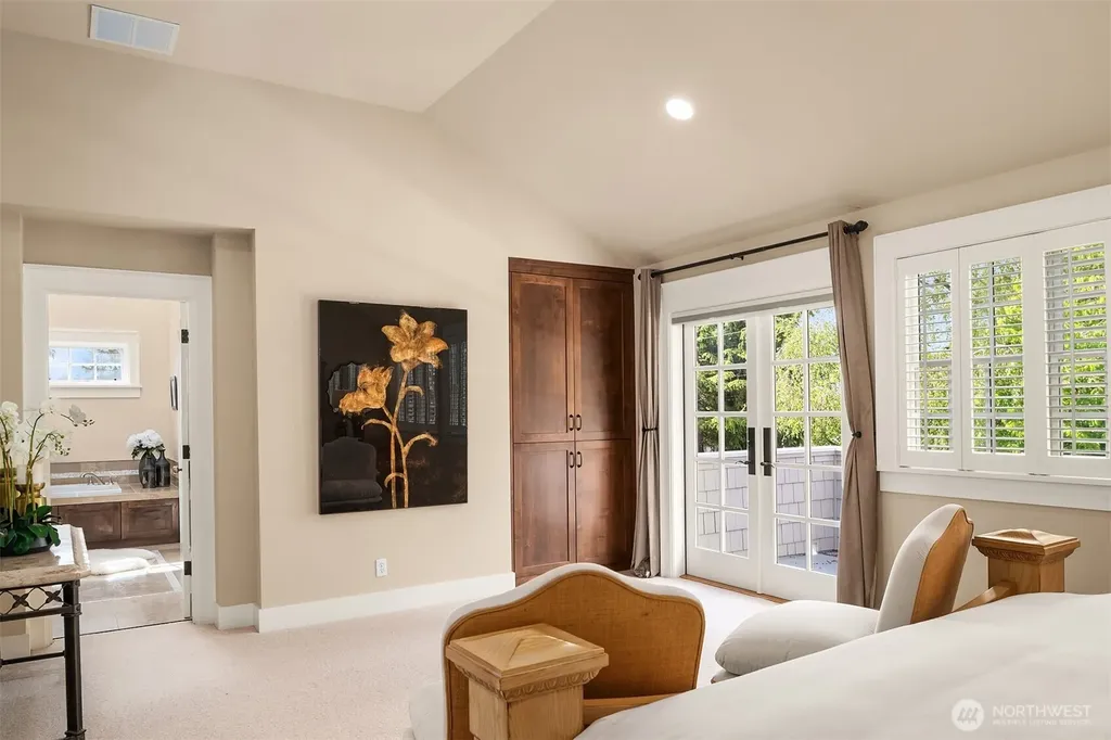 10910 NE 18th Place Bellevue WA 98004