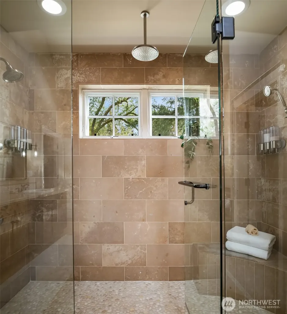 10910 NE 18th Place Bellevue WA 98004