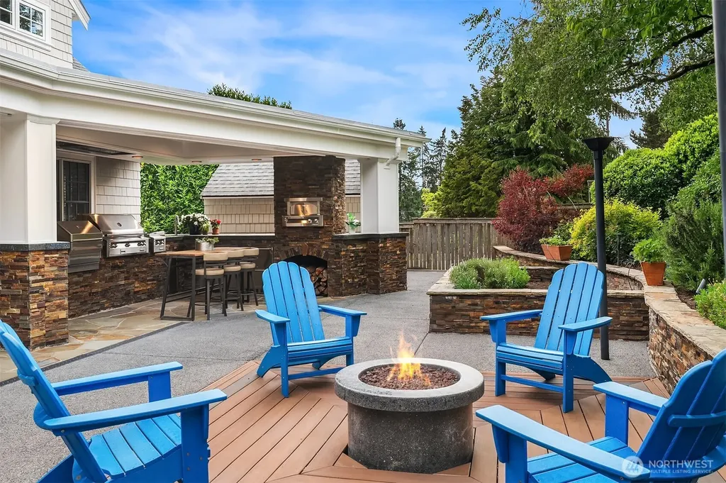10910 NE 18th Place Bellevue WA 98004