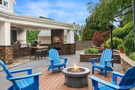 10910 NE 18th Place Bellevue WA 98004