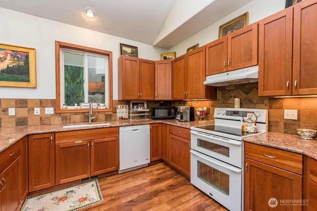 397 Monterra Drive Port Angeles WA 98362