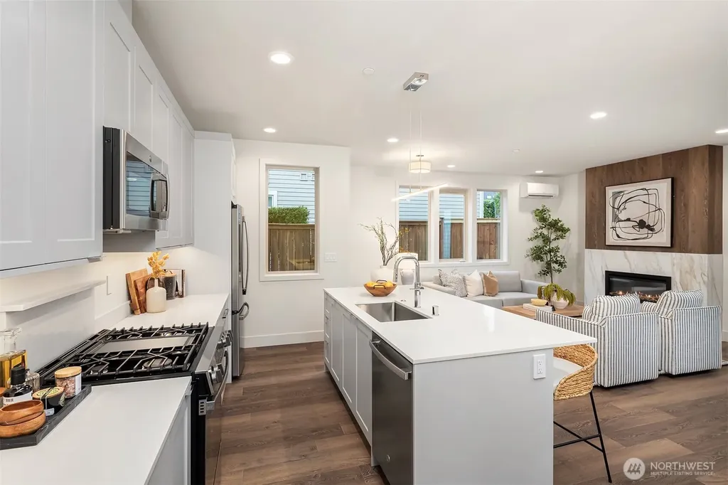 639 18th Avenue W Kirkland WA 98033