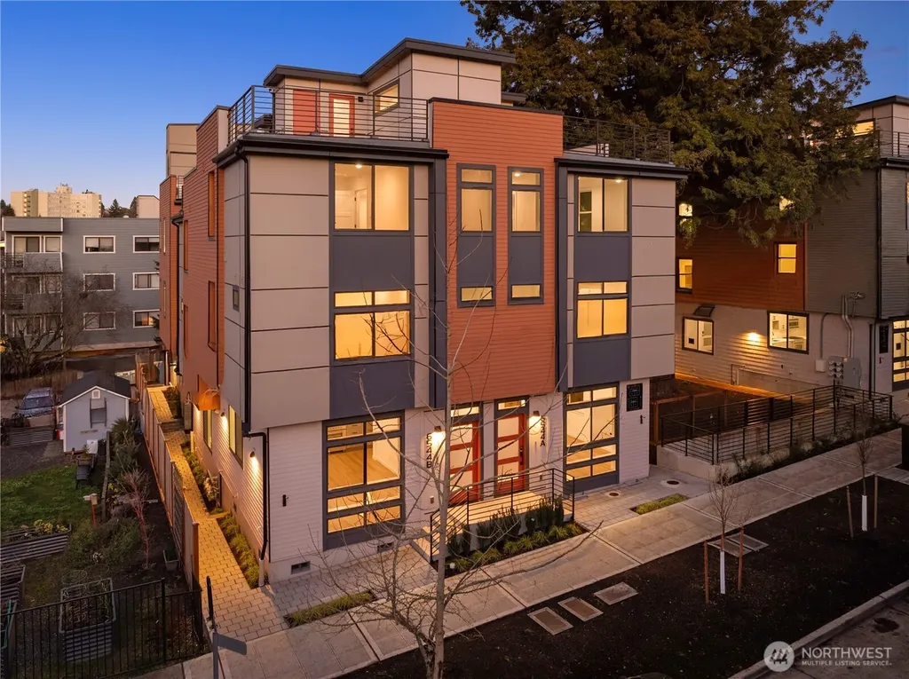 6538 Latona Avenue NE Seattle WA 98115