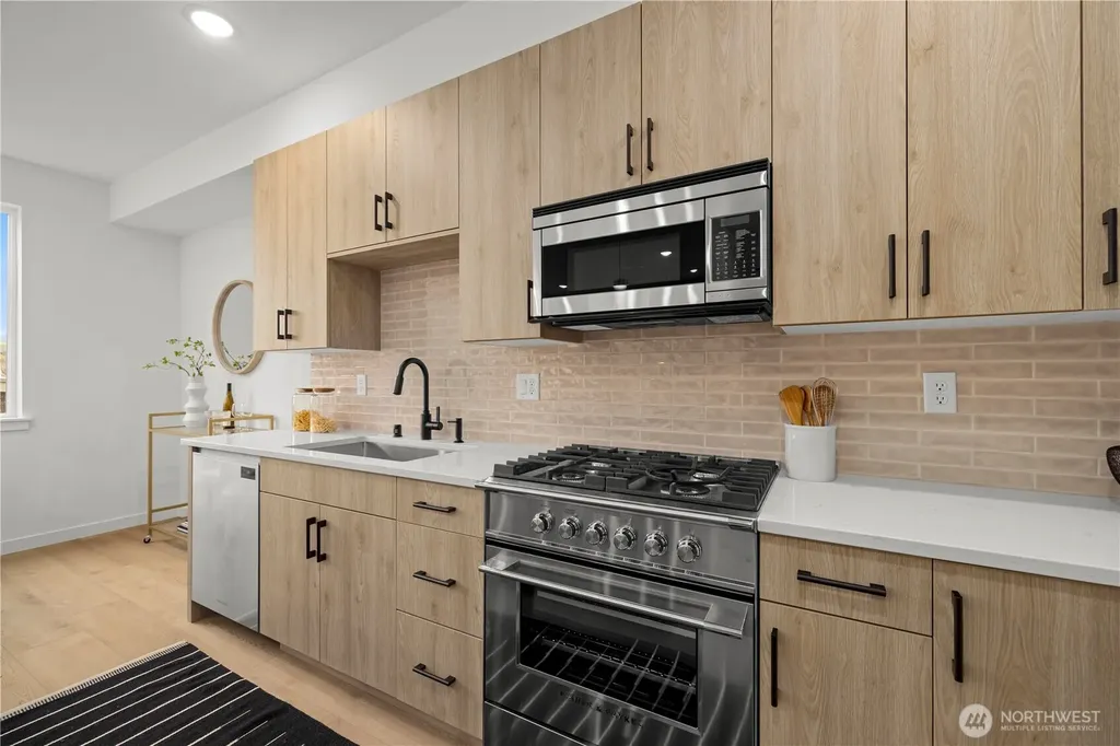 6538 Latona Avenue NE Seattle WA 98115