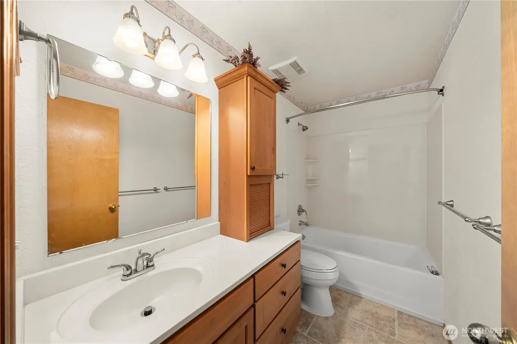 5201 Blacktail Court NE Olympia WA 98516
