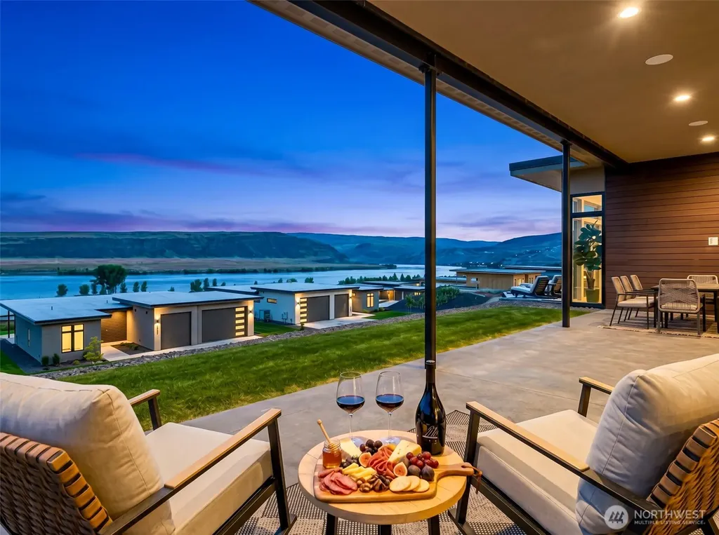 23413 NW Cliff View Drive Quincy WA 98848