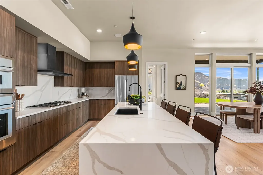 23413 NW Cliff View Drive Quincy WA 98848