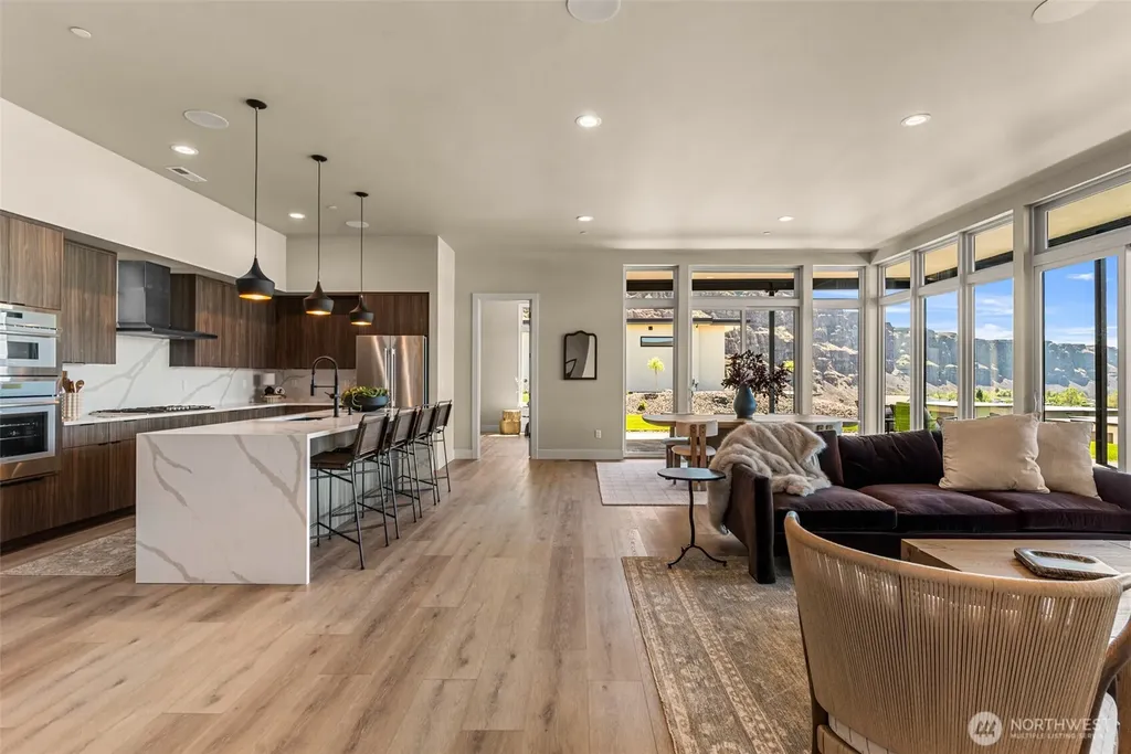 23413 NW Cliff View Drive Quincy WA 98848