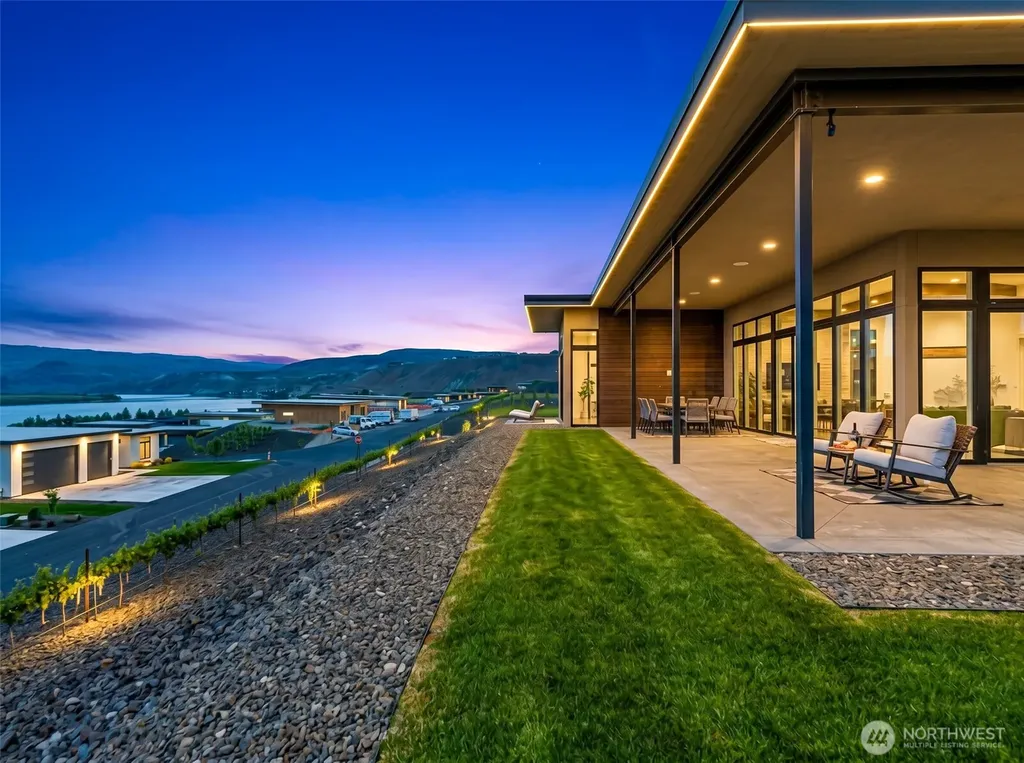 23413 NW Cliff View Drive Quincy WA 98848