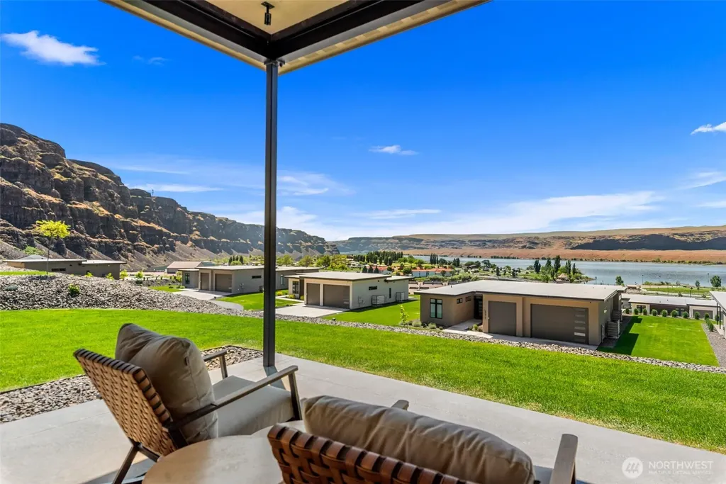 23413 NW Cliff View Drive Quincy WA 98848