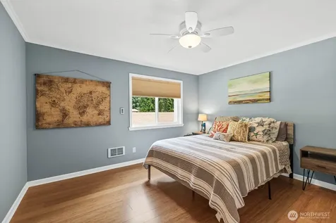 12933 127th Drive NE Kirkland WA 98034