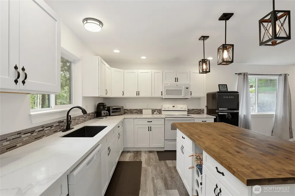 210 E Panorama Drive Shelton WA 98584