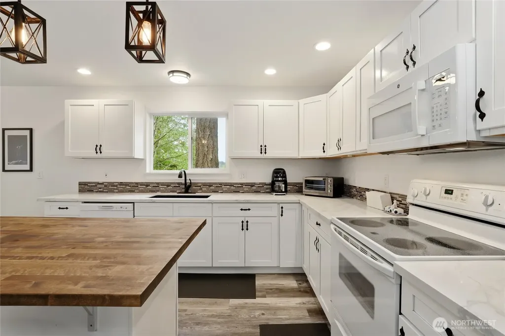 210 E Panorama Drive Shelton WA 98584
