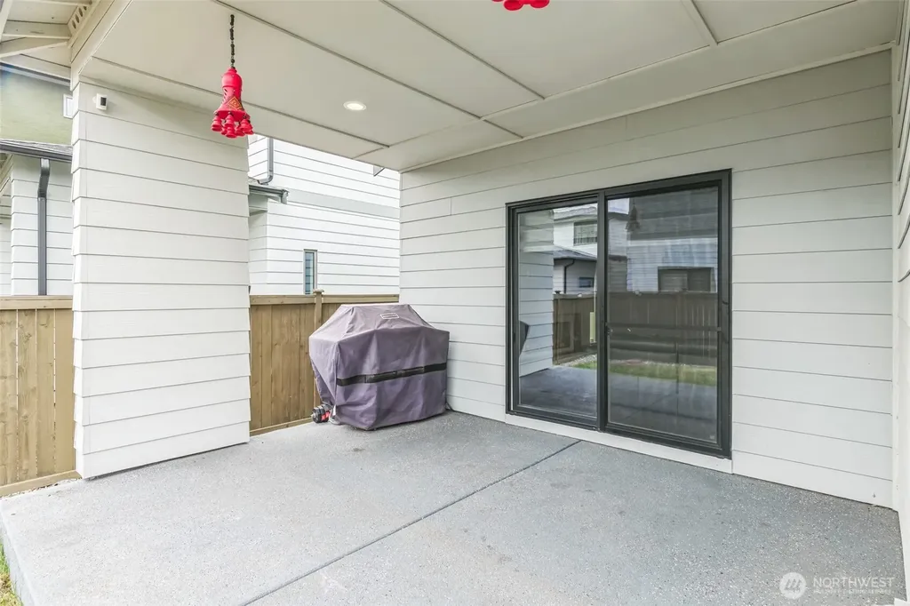 22920 SE Sycamore Black Diamond WA 98010