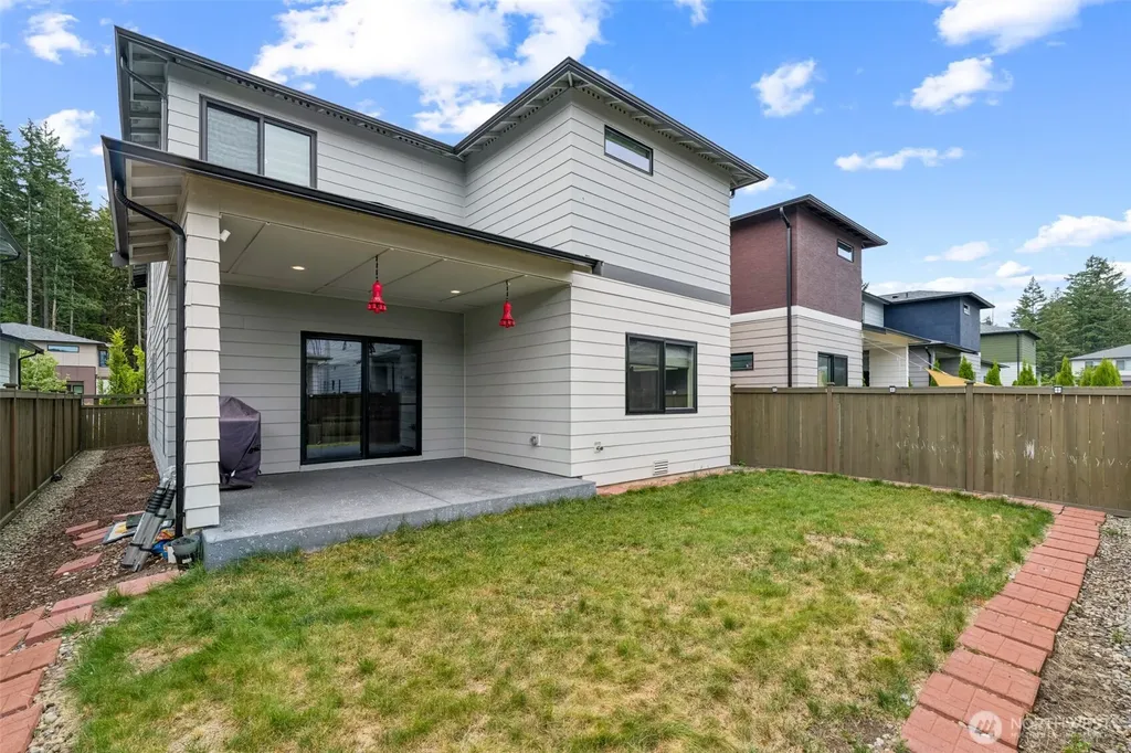 22920 SE Sycamore Black Diamond WA 98010