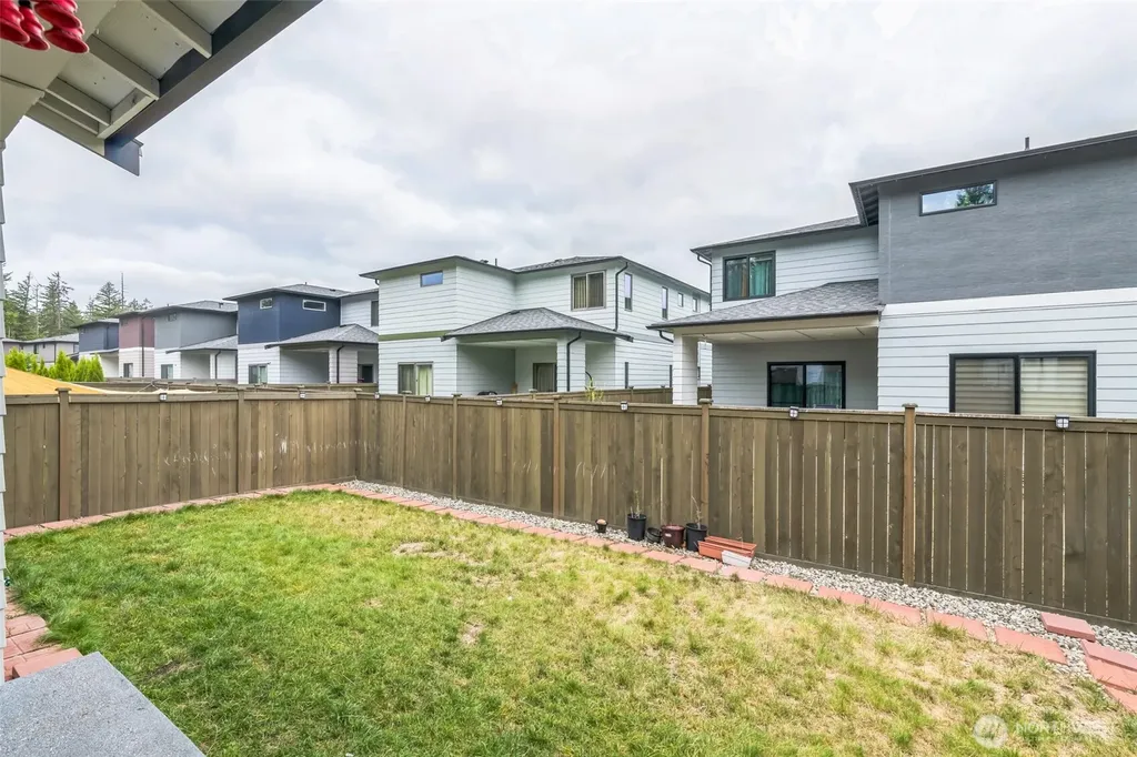 22920 SE Sycamore Black Diamond WA 98010