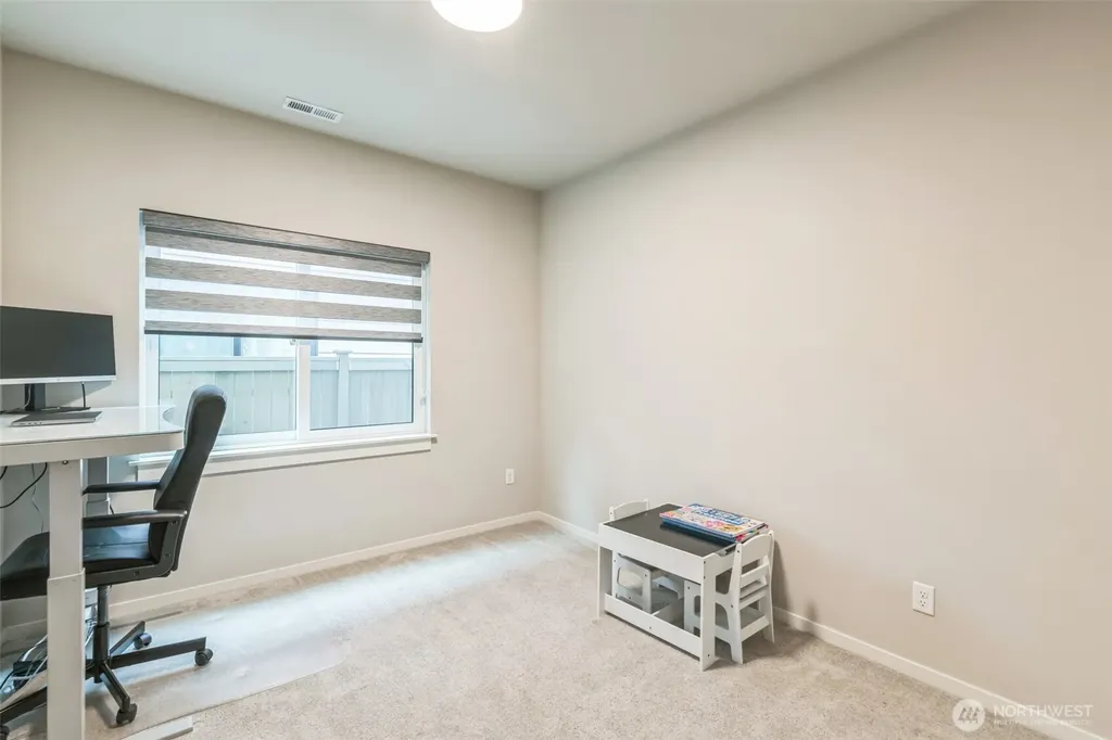 22920 SE Sycamore Black Diamond WA 98010