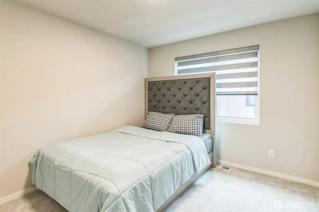 22920 SE Sycamore Black Diamond WA 98010