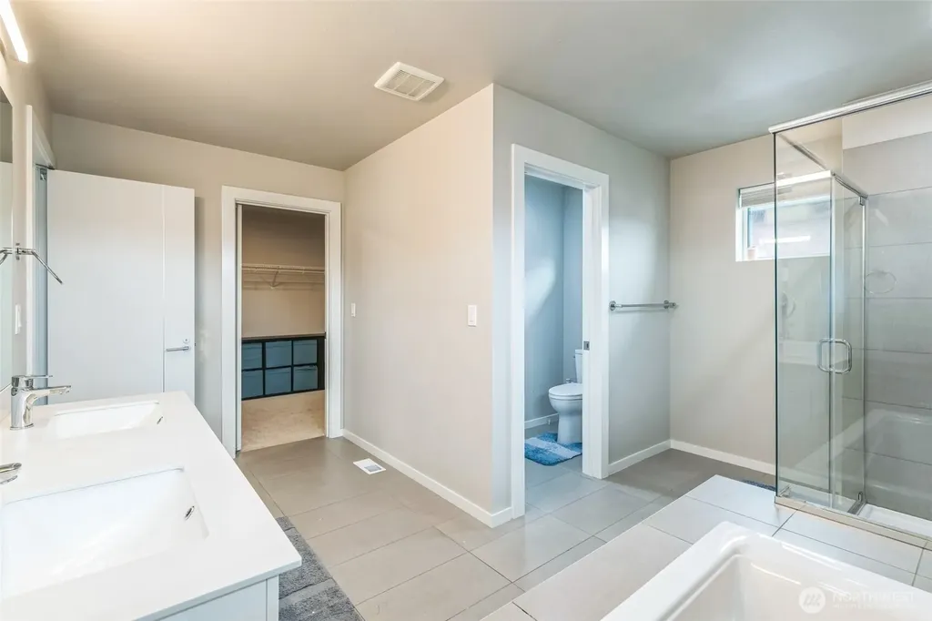 22920 SE Sycamore Black Diamond WA 98010