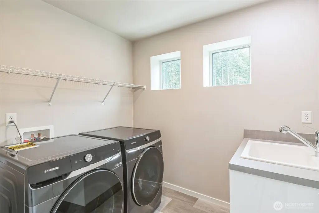 22920 SE Sycamore Black Diamond WA 98010