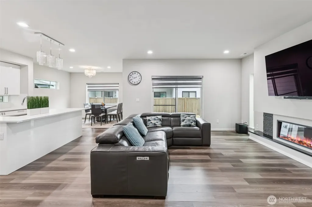 22920 SE Sycamore Black Diamond WA 98010