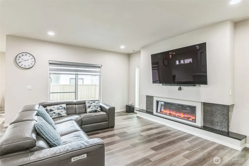 22920 SE Sycamore Black Diamond WA 98010