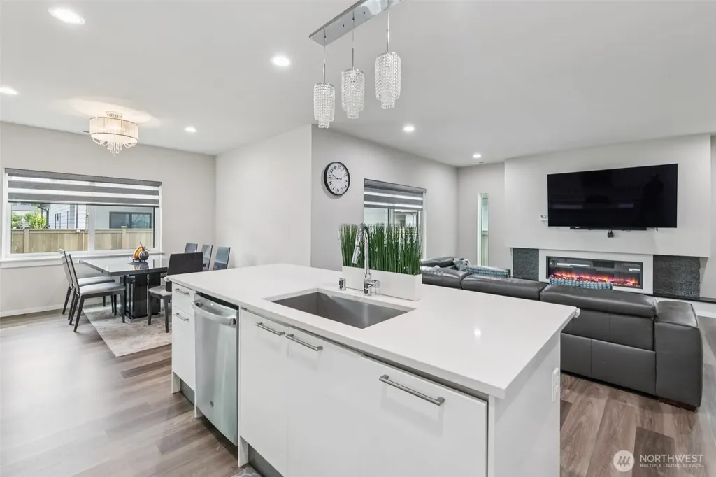 22920 SE Sycamore Black Diamond WA 98010